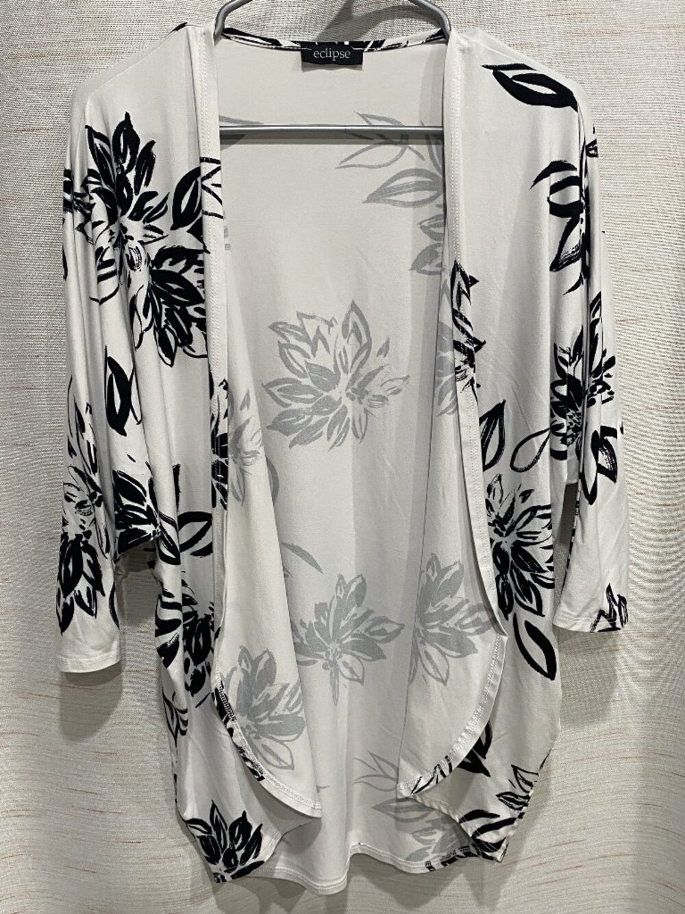 Eclipse Cardigan Black White Medium Womens (270)